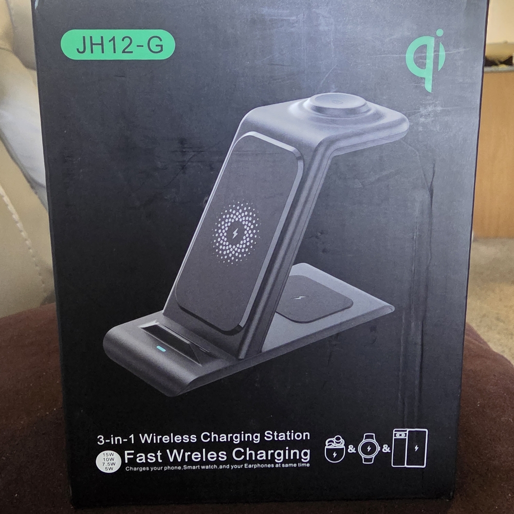 3-in-1 Wireless Charging Station - Black